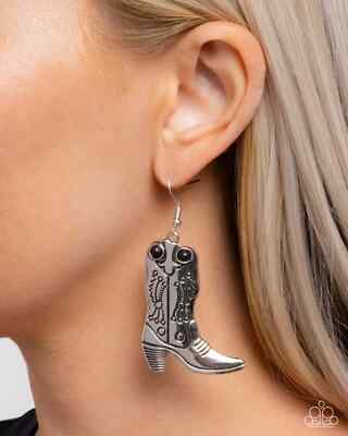 Paparazzi SOUTHERN BELLE OF THE BALL black earrings