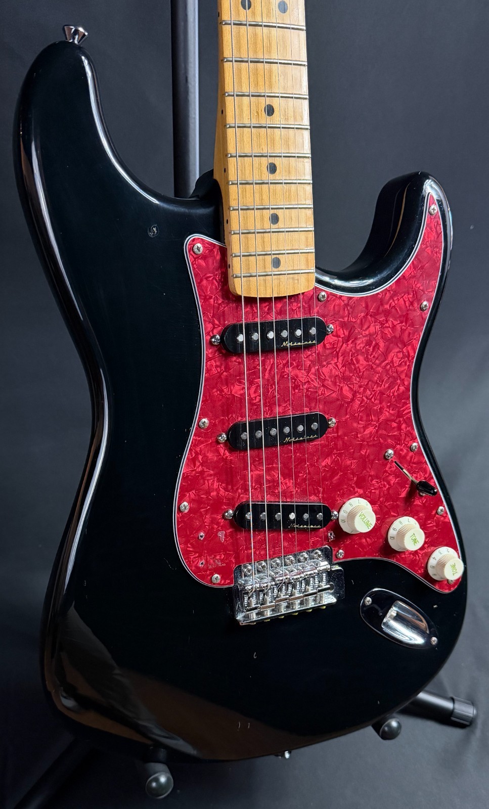 1993 Fender Standard Stratocaster Electric Guitar Gloss Black w/ Noiseless PU's