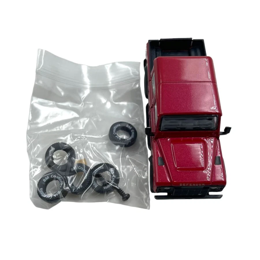 Modellino Auto BMC 1/64 Land Rover Defender 110 LHD Red/Orange - Immagine 2 di 4