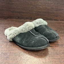 UGG Scuffita Women's Slippers Size 8 Black Fur Slides Cozy Indoor Casual