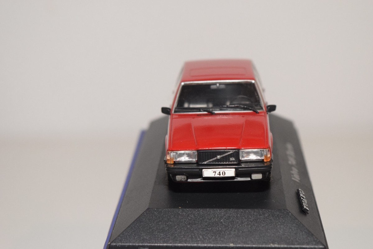 Miniature Atlas 1/43 - Volvo 740 Turbo Bright Red - Voiture Diecast - Neuve