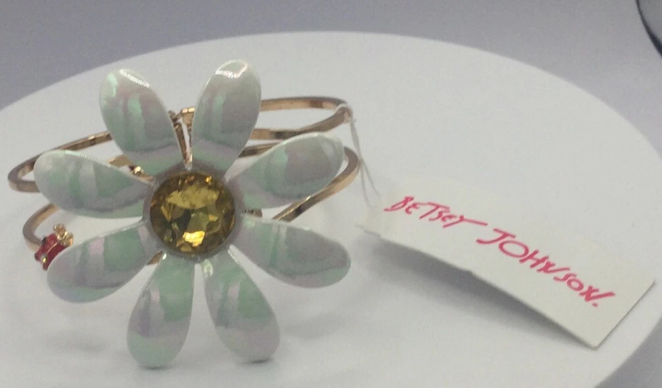 Brazalete Betsey Johnson Ladybug Iridiscente Flor Margarita Bisagras Nuevo con Etiquetas Primavera Foto 2 de 3