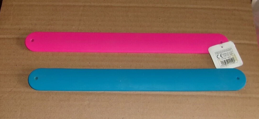 2 x OOOSH Neon Snap Bracelets Kids Wrist Slap bands Party Bag Filler Toy Gift