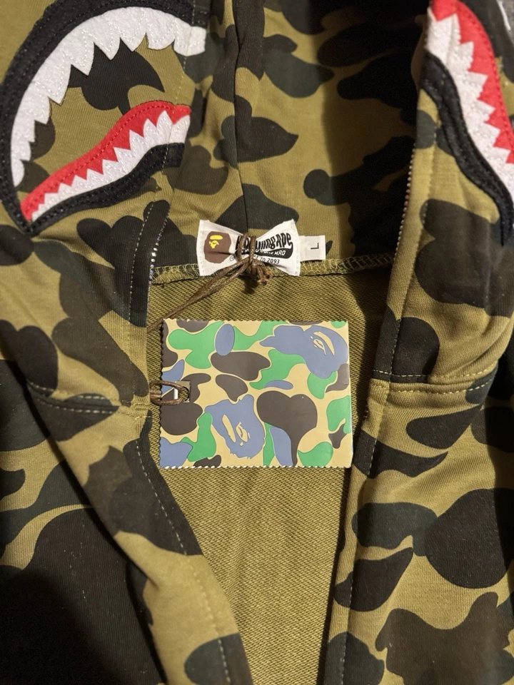 Moletom com capuz bape full zip up 1º marrom-areia camuflado tubarão - Imagem 3 de 3