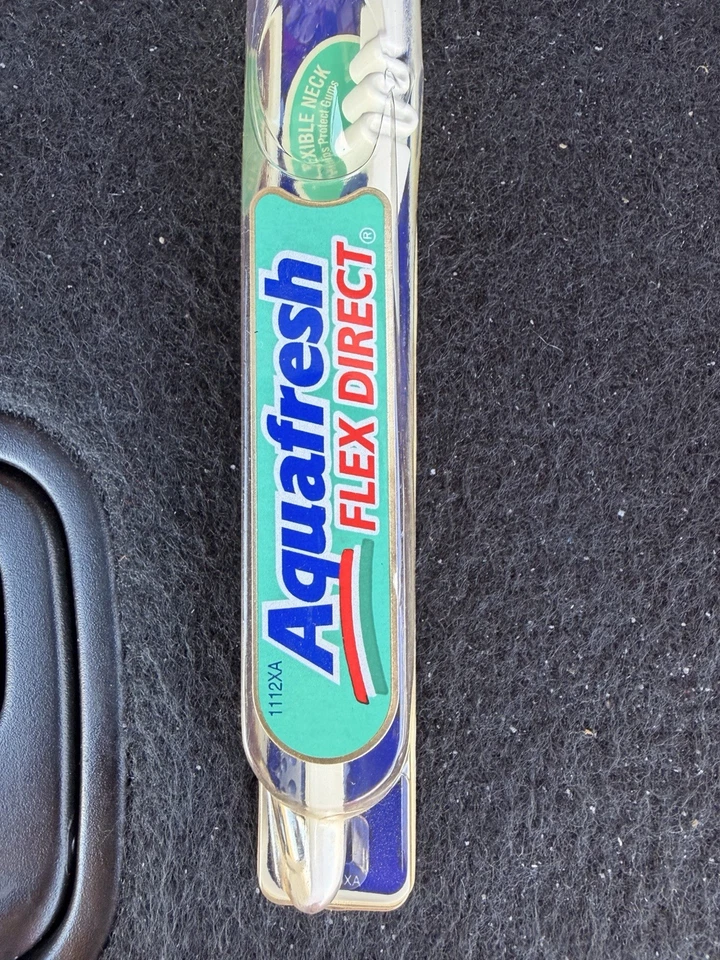 Nuevo cepillo de dientes vintage Aquafresh Flex Direct cerdas suaves 8 verde azulado sellado Foto 2 de 4