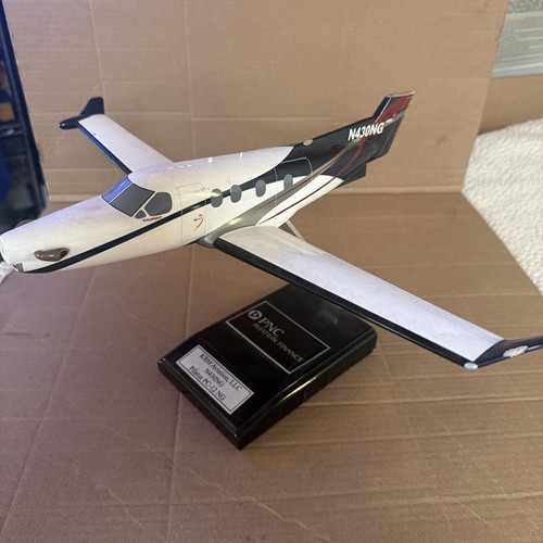 PC-12 Pilatus PC12 NG Airplane Desk Wood Model 1:72 Broken