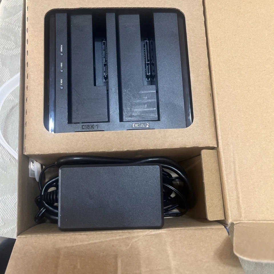 Insignia Dual Hard Drive Docking Station NS-PCHDEDS19, Open Box - Image 3 of 3