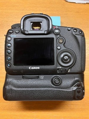 Canon EOS 5D Mark III Body with Battery Grip BG-E11 Black Used Condition