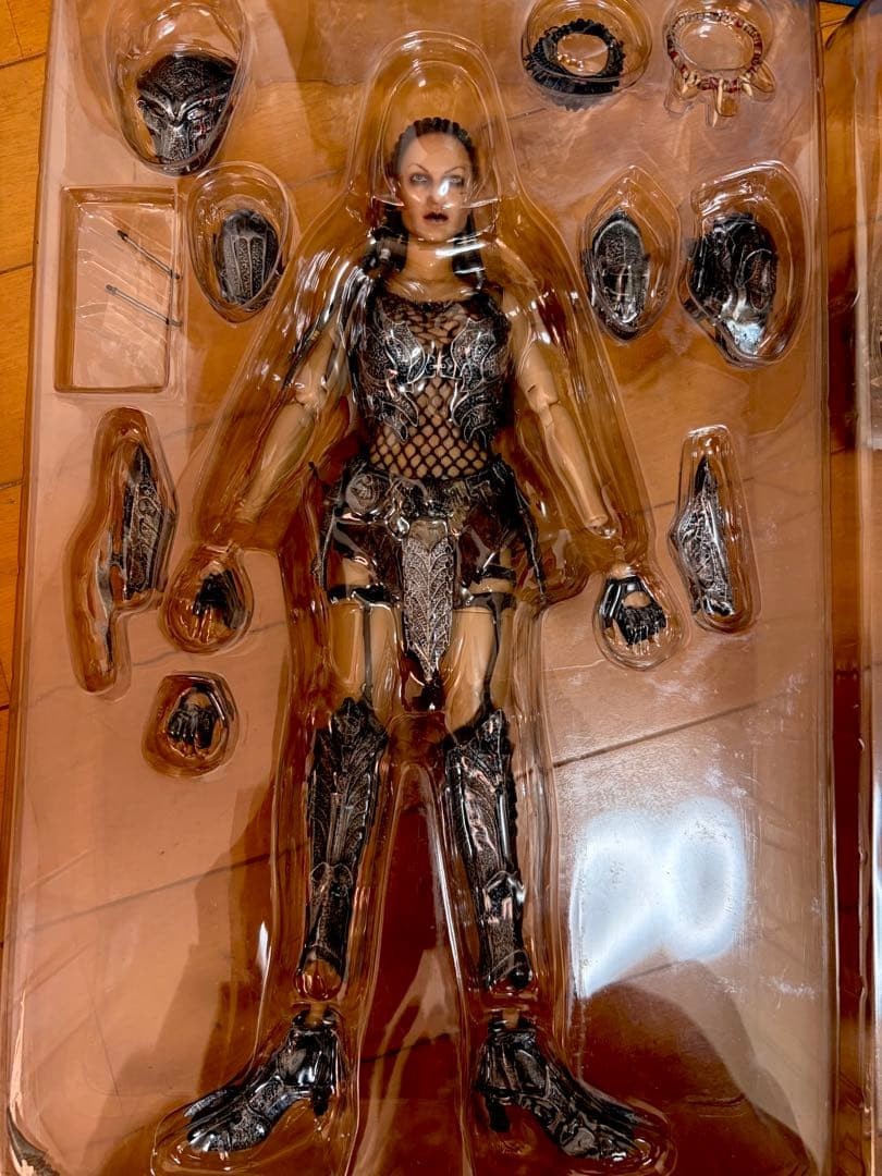Toys Hot AVP Alien Vs. Predator She Predator Machiko 1/6 Figure