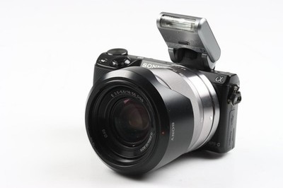 SONY NEX-5R mit 18-55mm f/3,5-5,6 - SNr: 5105951
