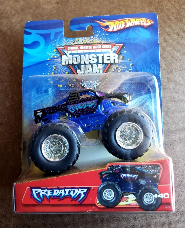 2006 Hot Wheels MONSTER JAM SERIES PREDATOR Blue Black Monster Truck Series 1:43 - Image 2 of 4