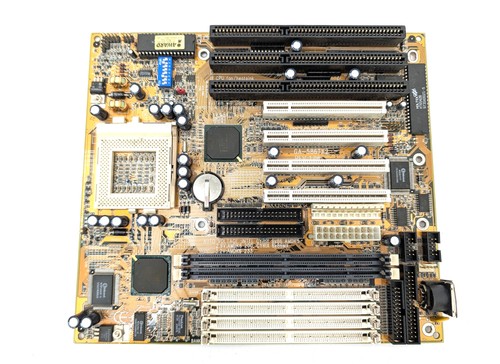 Gibabyte GA-586TX2 REV 1.06 Computer PC Mainboard Sockel Socket 7 Motherboard