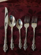 ONEIDA MONTE CARLO 5 PIECE PLACE SETTING 