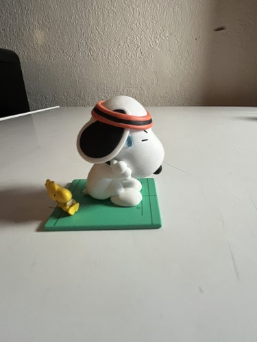 Pop Mart x Snoopy Chill at Home - Sit-ups mini figure - Picture 7 of 8