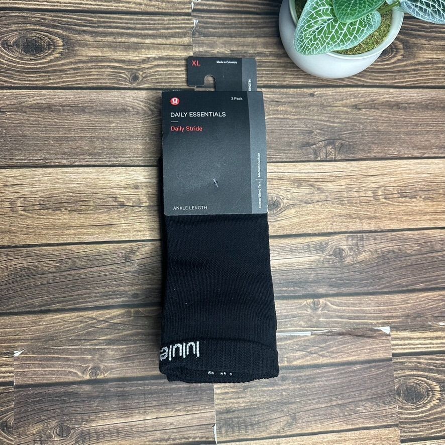 Lululemon Men's Daily Stride Ankle Socks 3 Pack NWT Size XL (BLK)