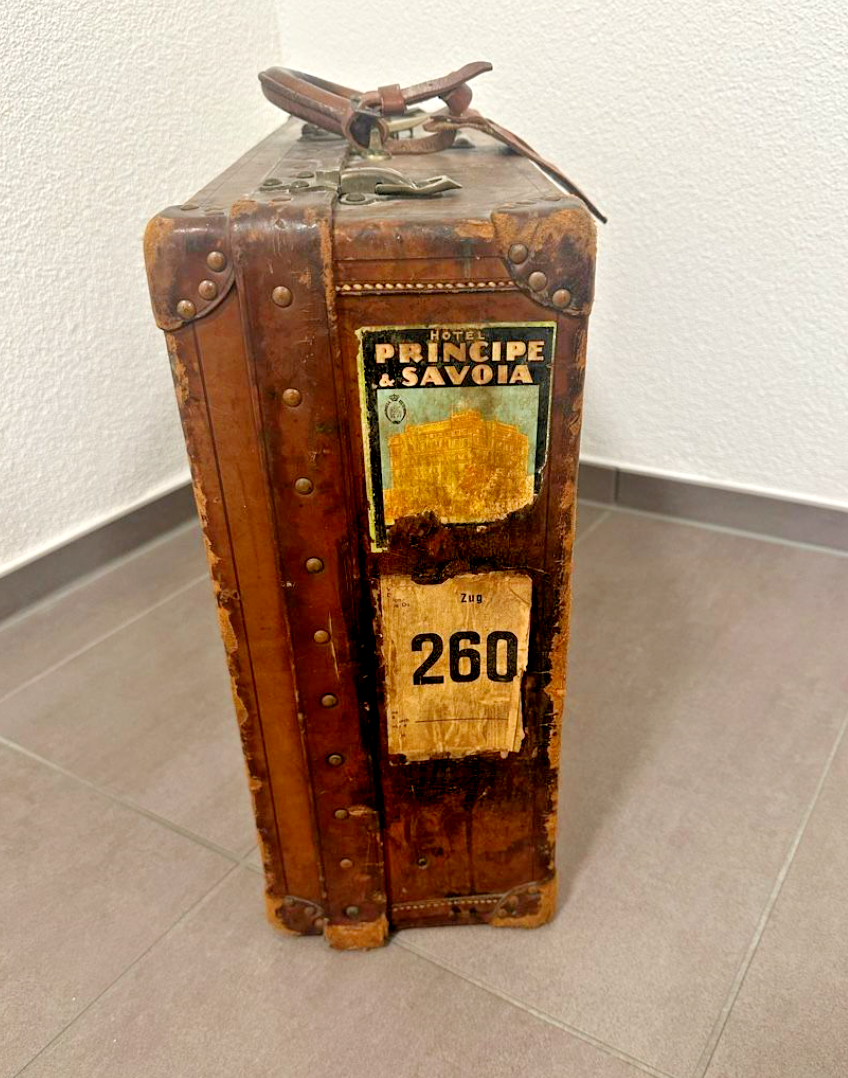 Louis Vuitton Vintage Leather Suitcase LV Paris London 1900-1910