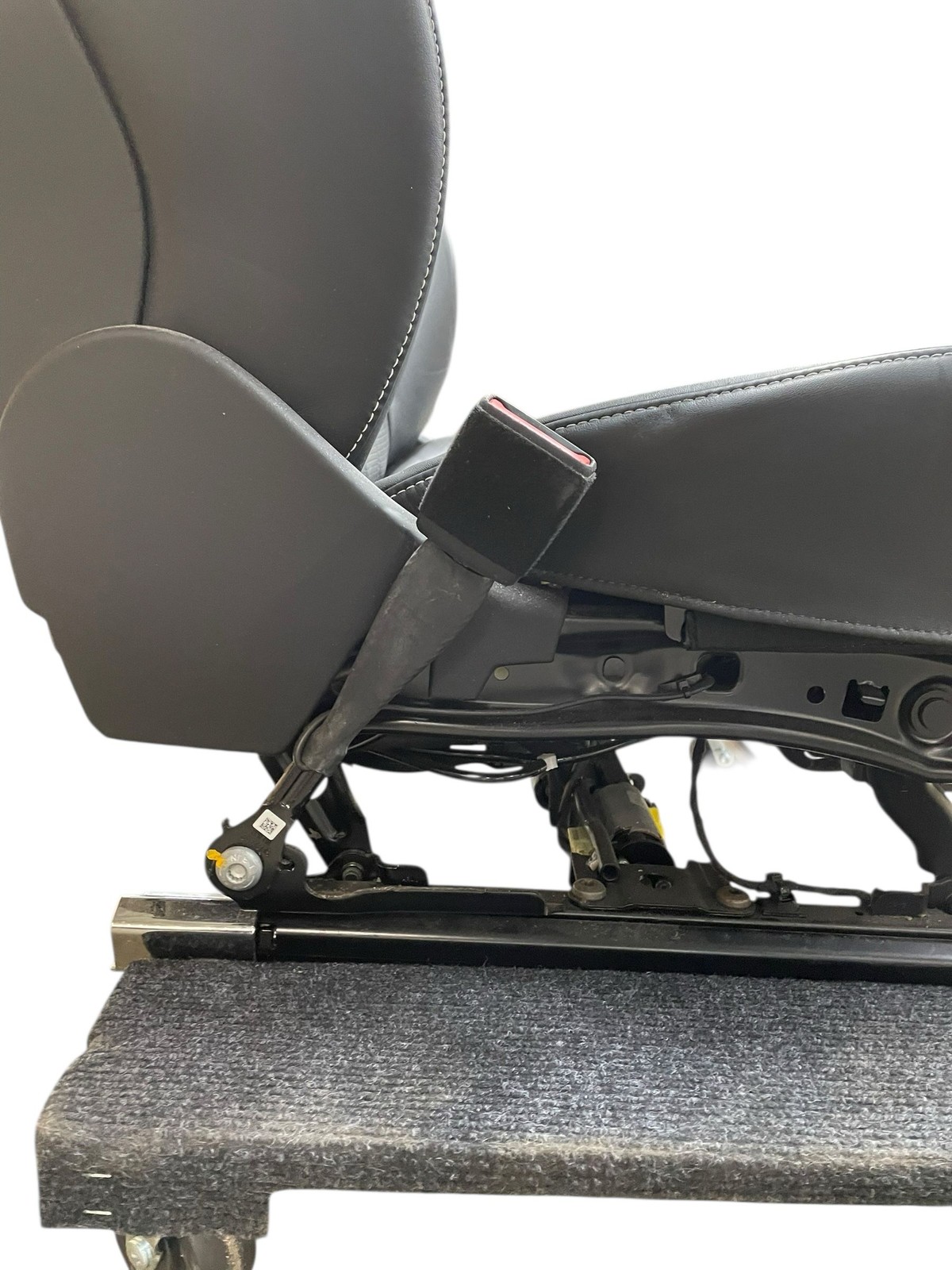 2015-2020 BENTLEY BENTAYGA Front Left Seat Assy Complete Beluga BB Black Leather