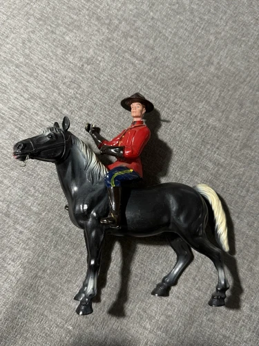 VINTAGE #207 CANADIAN MOUNTIE on HORSE MARX Made in Hong Kong