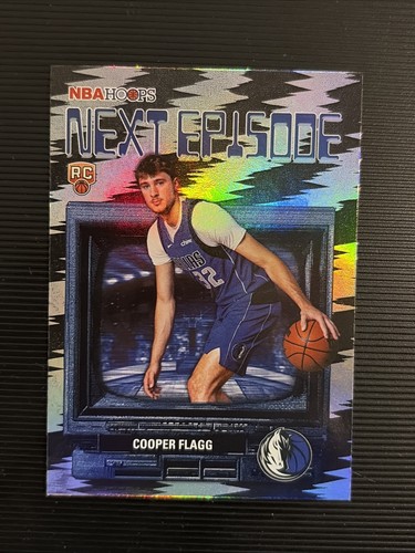 2026 Topps NBA Hoops Cooper Flagg RC Next Episode NE-1 SP Rookie TV Insert - Afbeelding 1 van 4