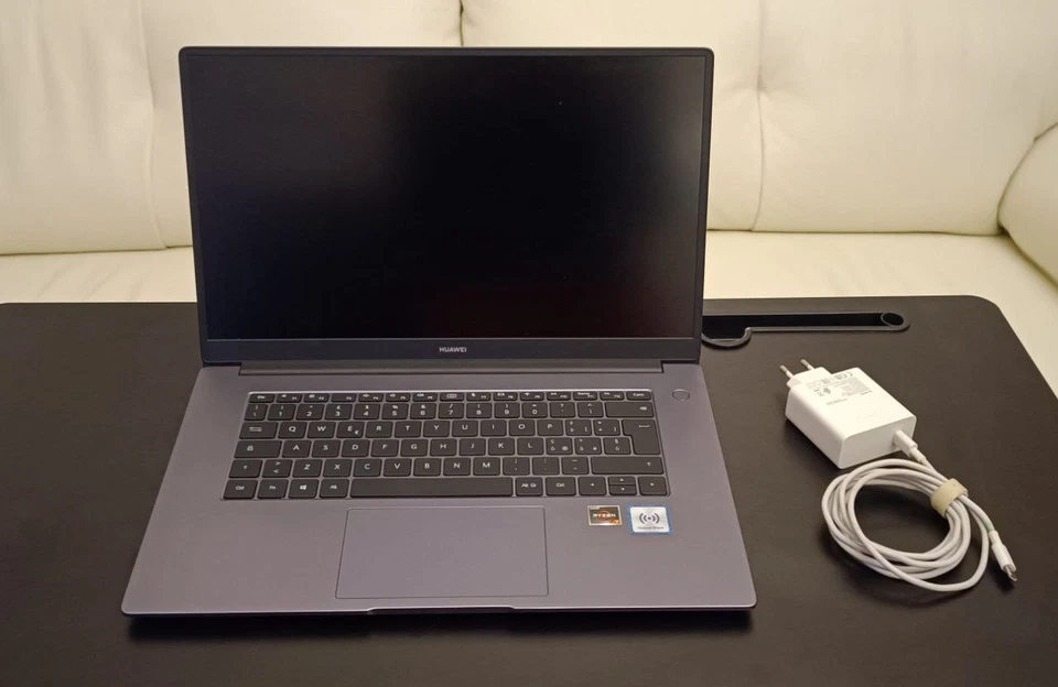 Notebook HUAWEI MateBook D 15 AMD Ryzen 7 RAM 8 GB - 15,6 pollici - Immagine 4 di 4