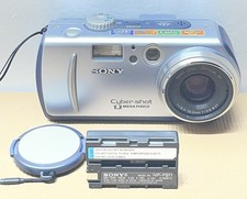 Sony Cybershot DSC-P30 1.3MP Compact Digital Camera Silver TESTED AND WORKING