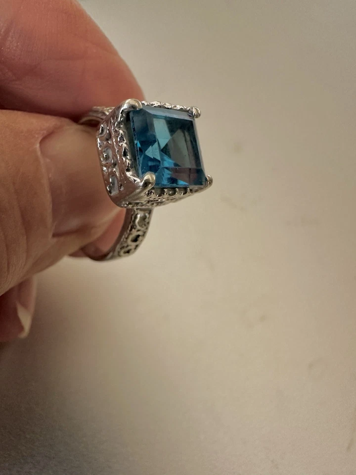 Anillo Topacio Azul Oro Blanco 10k Talla 7 Foto 2 de 4