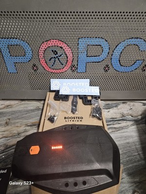 Boosted Board Standard Range Battery B2SR, Stickers, Risers, & H/W 