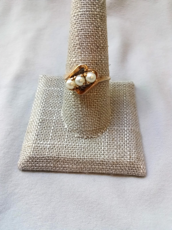 14K Yellow Gold & Three Pearls Size 9.25 Ring 3.2 Grams