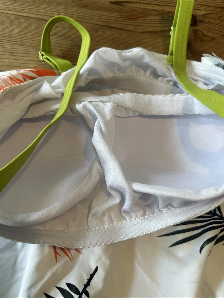 BPC Selection Tankini 44 Oberteil Weiß Grün Farn Federn Gefüttert Neu! - Bild 3 von 4