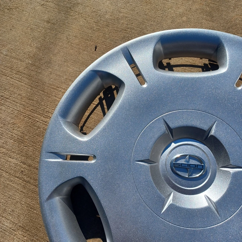Tapacubos serie Scion xB o xD 2008-2015 se adapta a ruedas de 16" 61151, A052 A repintado Foto 2 de 4