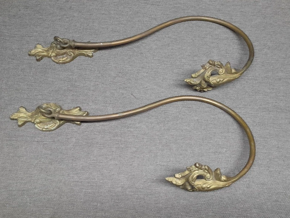 PAIRE ANCIENNE PATÈRE VESTIAIRE PORTE MANTEAU CROCHET ATTACHE EMBRASSE BRONZE - Photo 2/4