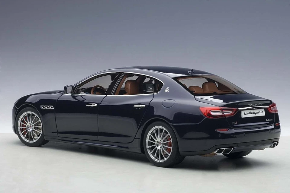 2014 MASERATI QUATTROPORTE GTS BLUE 1:18 AUTOart 75807 BRAND NEW IN BOX LAST ONE - Image 4 of 4