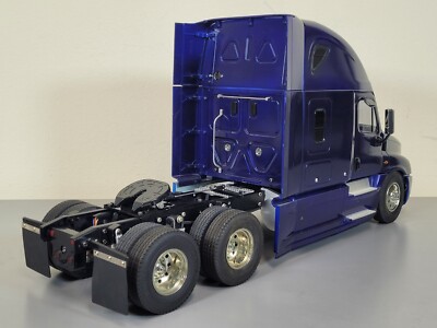Tamiya R/C 1/14 Blue Freightliner Cascadia Truck+ MFC-01 LED Sound