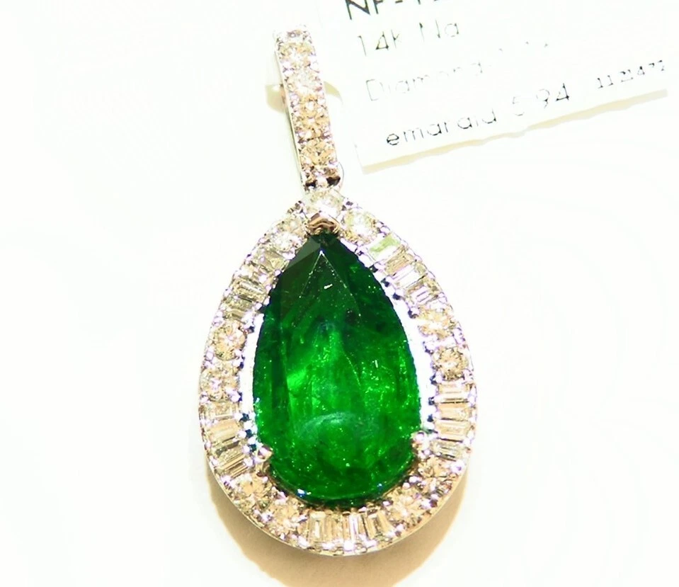 Collar de compromiso vintage de diamantes esmeralda natural de oro blanco macizo de 7,10 quilates 14 quilates  Foto 4 de 4