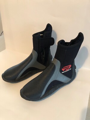 PINNACLE SIZE 4/5/37 SCUBA DIVING BOOTS