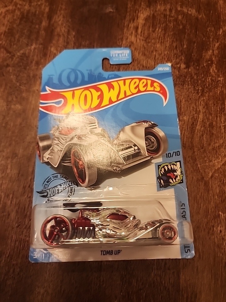 Hot Wheels Tomb Up Street Beasts 249/250 10/10 FYD50
