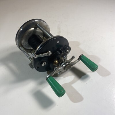 Penn Peer No. 109  Fishing Reel Green Handles