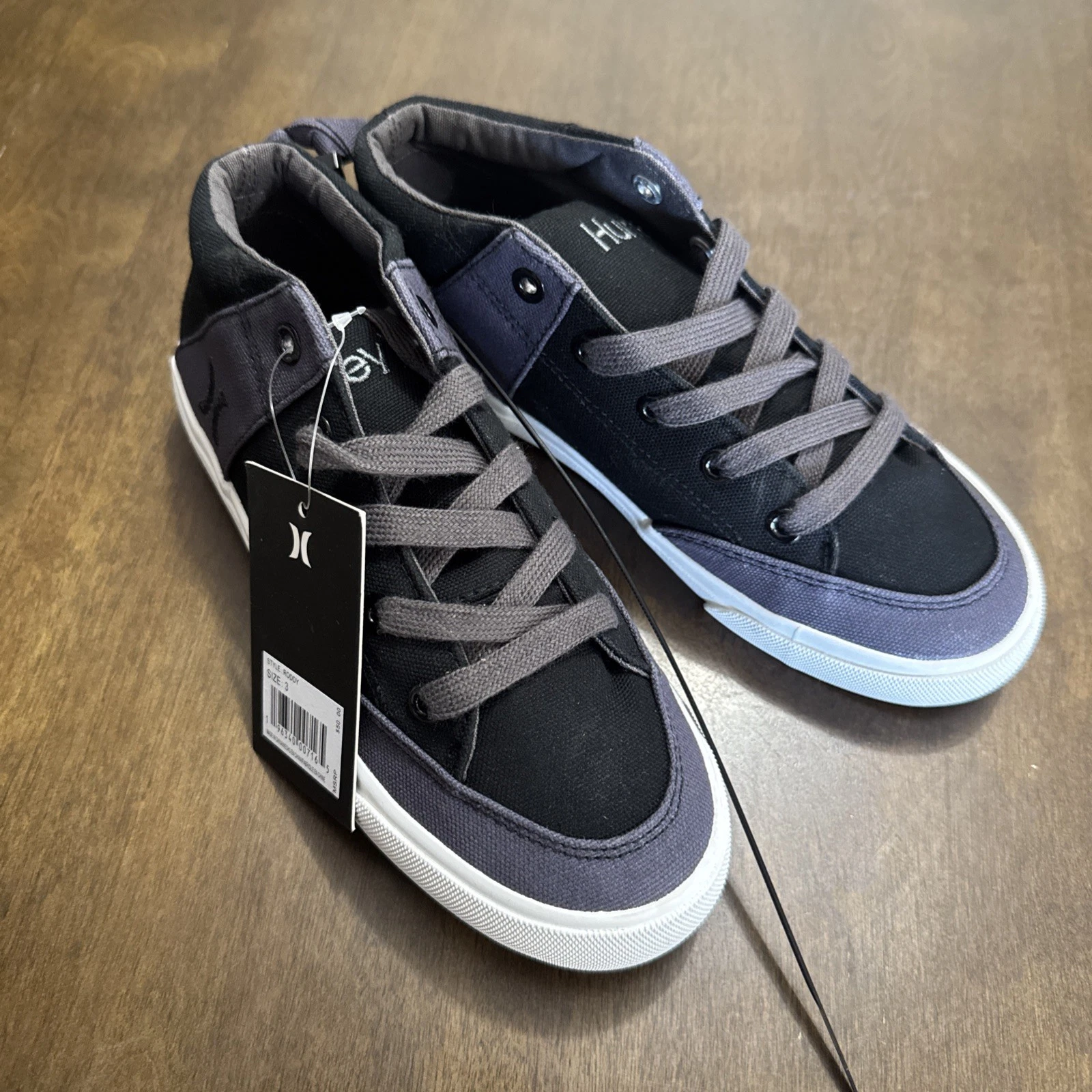 Hurley Roddy Mens Mid Top Sneakers Black Grey Textile Skate Shoes Size 3 NEW
Opens in a new window o
