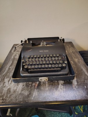 Smith-Corona Clipper Typewriter