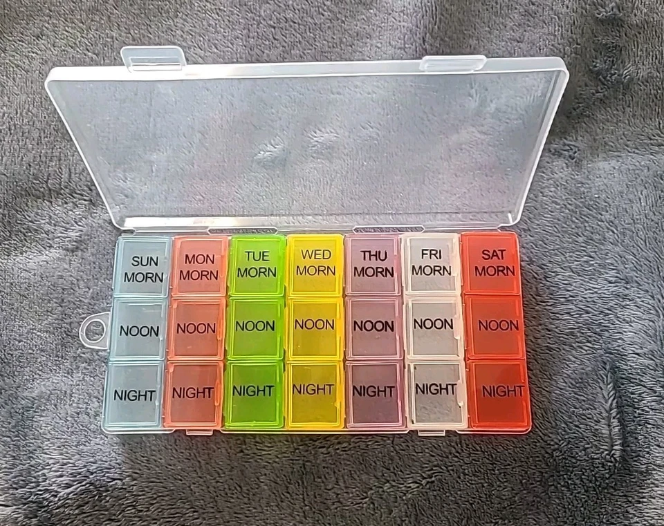 Seven Day Pill Organizer New . - Image 4 of 4