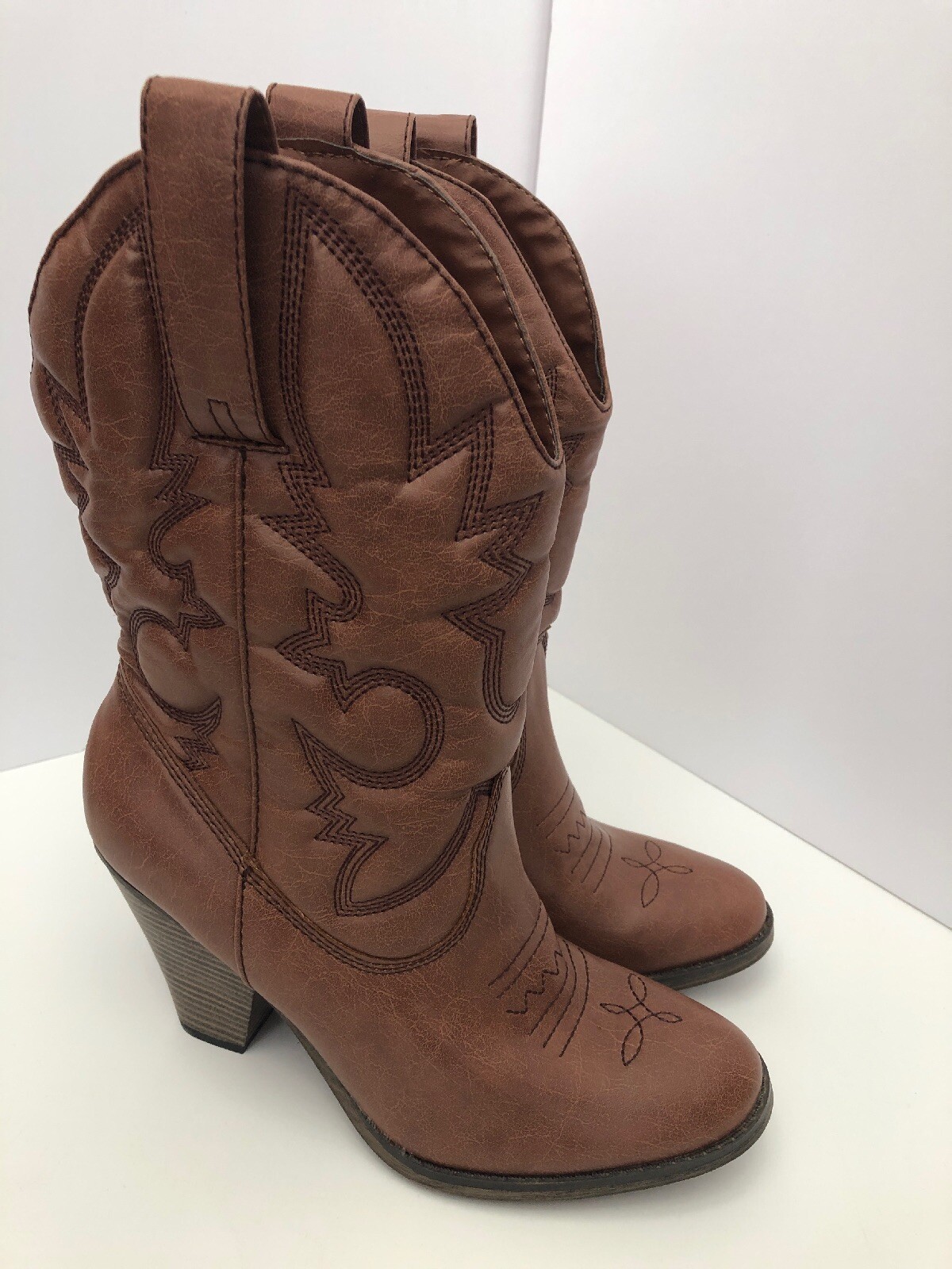 Size 7 BNIB patent leather style ankle boot