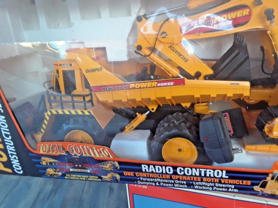 New Bright-R/C Controlled Shovel & Dump Truck-6 volt-UNUSED-COMPLETE - Image 4 of 4