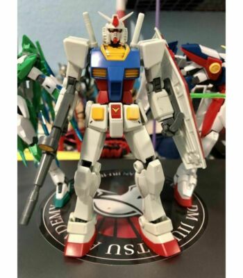 RX-78-2 Gundam HG E.F.S.F. Prototype Close-Combat Mobile Suit 1/44