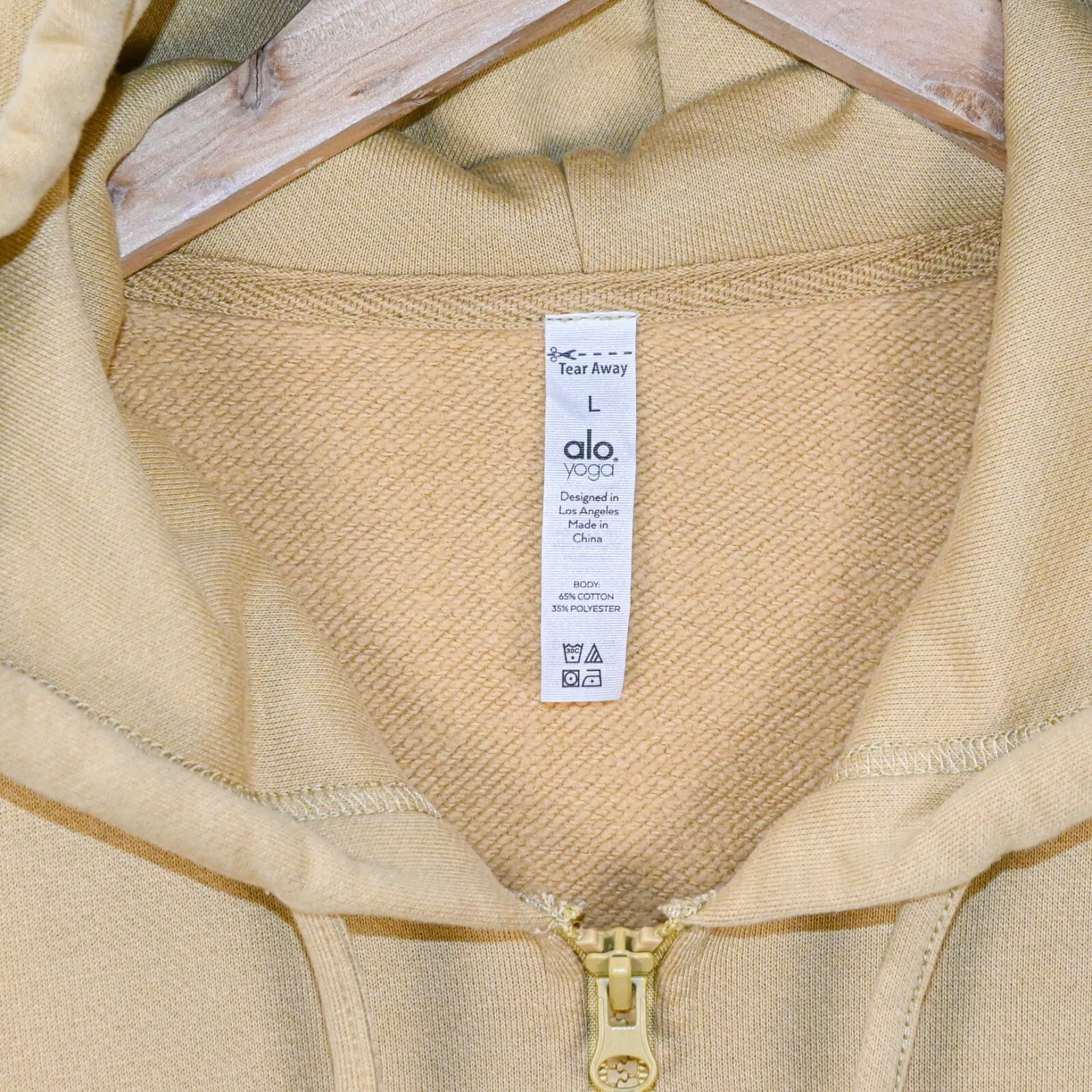 alo-yoga cropped studio half zip hoodie
