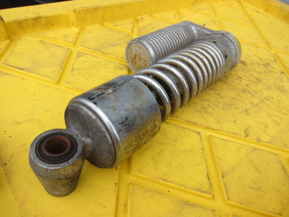 Amortiguador trasero Honda V45 Magna VF750C 1983 Foto 3 de 4