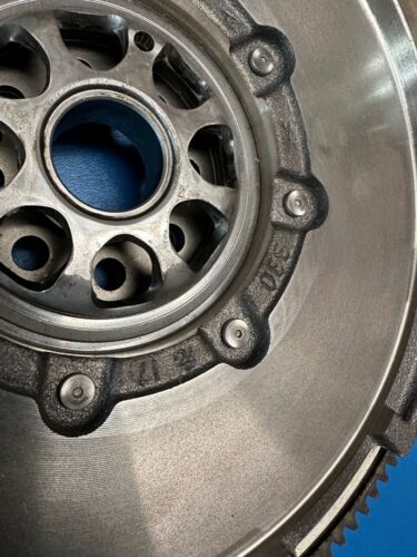 Luk Dual Mass Clutch Flywheel DMF131 For 2008-2013 Volkswagen Jetta / Audi A3 - Picture 11 of 13