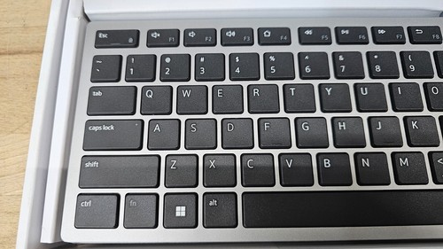 Dell - KM7321W Premier Stylish Multi-Device Wireless Keyboard & Mouse - NEW - Afbeelding 8 van 13