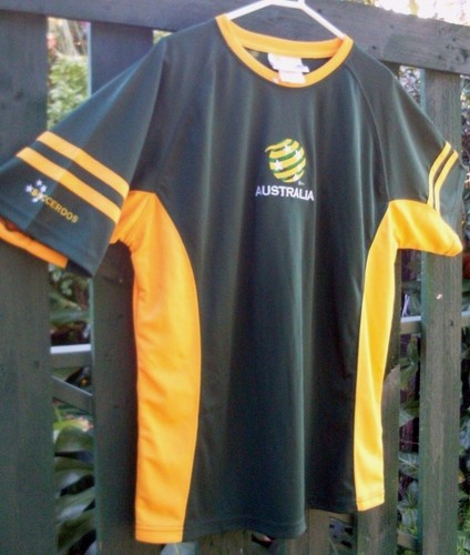 NWOT Official XL AUSTRALIAN SOCCEROOS JERSEY Collectable SPORTS Shirt Man Cave - Foto 2 di 9
