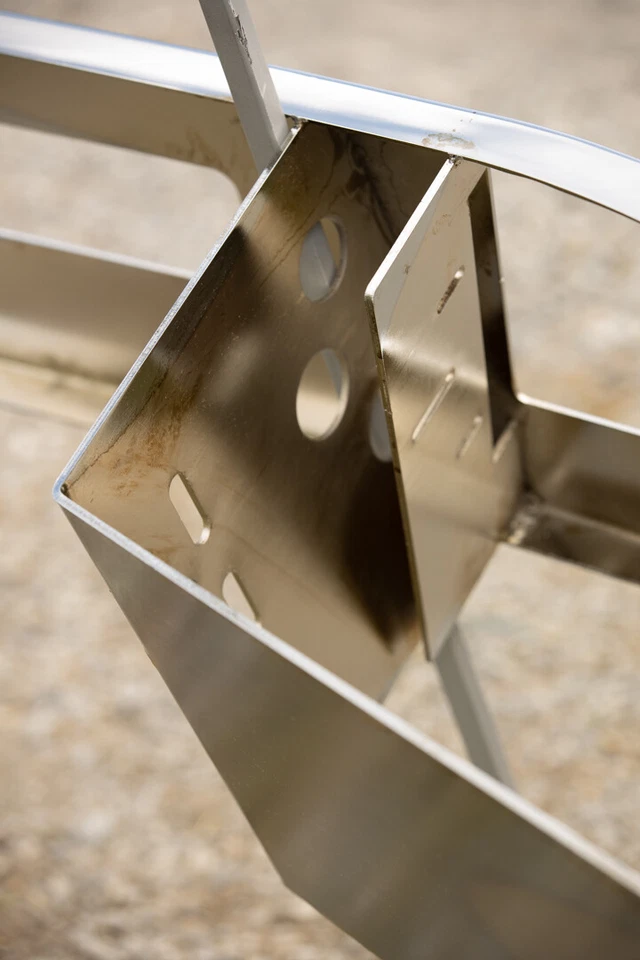 Chome de parachoques Volvo VNL con recortes de luces antiniebla y soportes hecho en EE. UU. 2012-2017 Foto 4 de 4