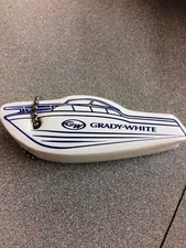 GRADY WHITE FLOATING KEYCHAIN - WHITE 